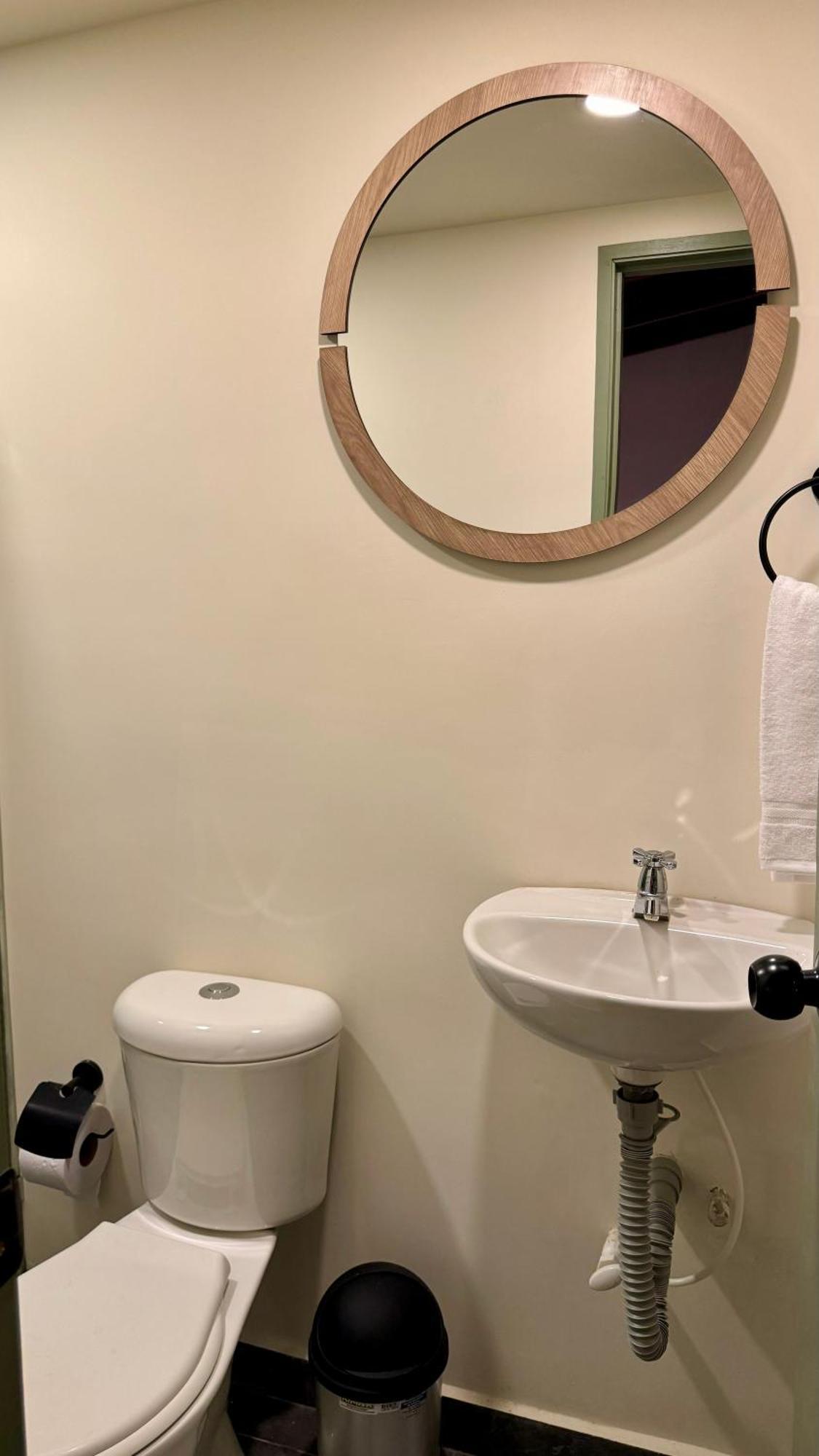 Luum Casa Hotel Manila Медельин Экстерьер фото
